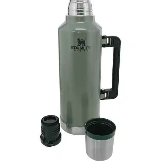 Stanley 2.3 Litre Termos: Dayanıklı ve Yalıtımlı Günlük Kullanım Termosu