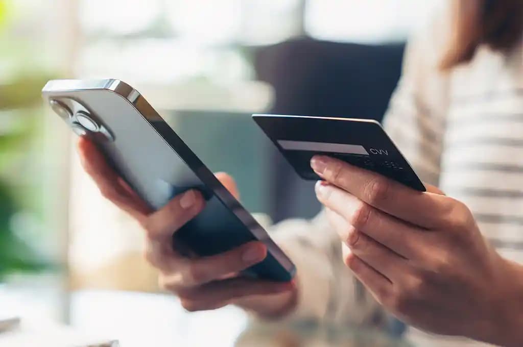 Telefon Almak İçin Kredi Kullanımı: Avantajlar ve Dikkat Edilmesi Gerekenler