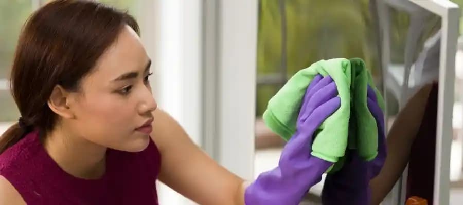 Televizyon Ekranı Temizliği İçin En Doğru Yöntemler ve Malzeme Tavsiyeleri