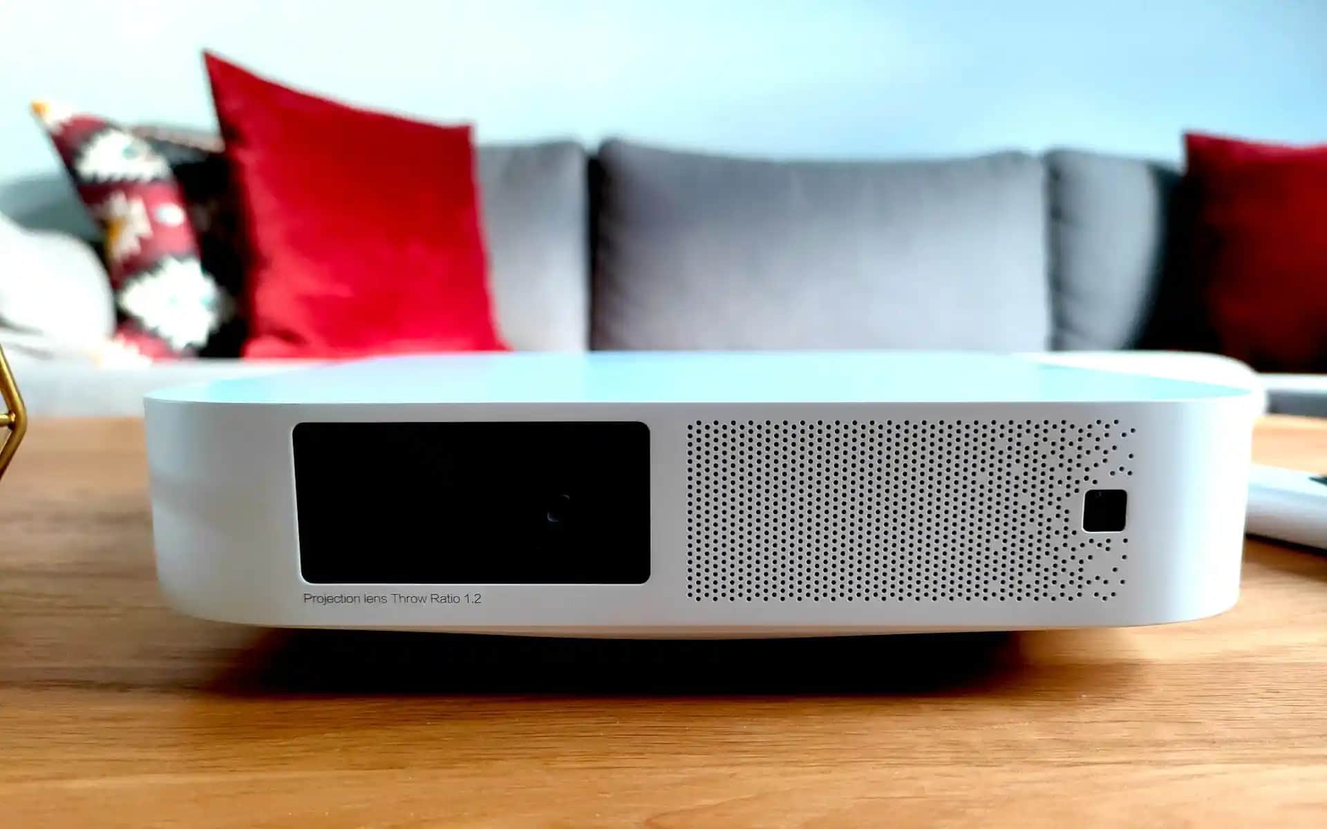 XGIMI Elfin Mini Projektör: Yüksek Çözünürlük ve Taşınabilirlik Özellikleri