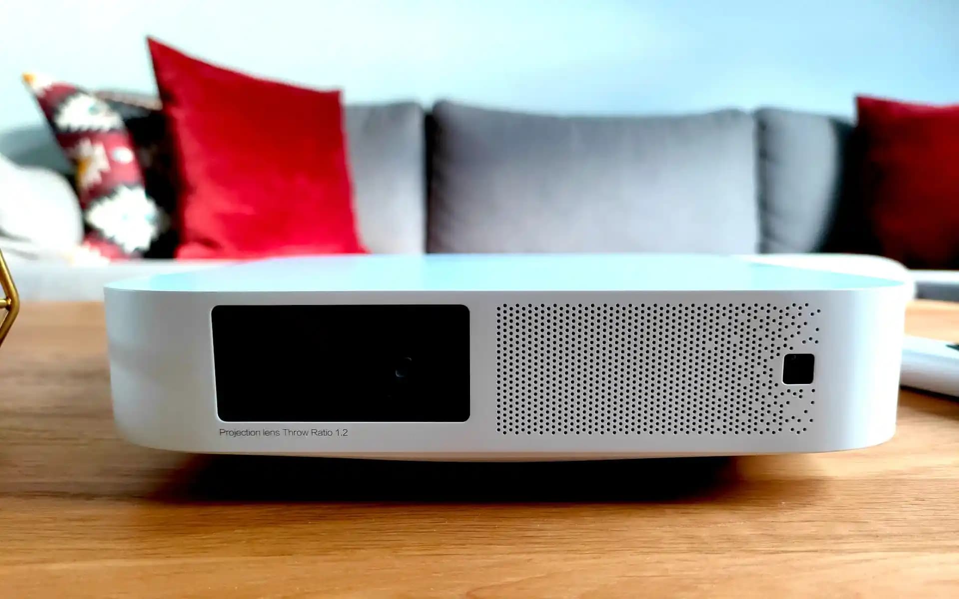 XGIMI Elfin Mini Projektör: Yüksek Çözünürlük ve Taşınabilirlik Özellikleri