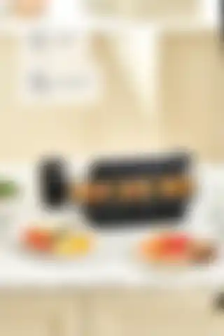 Karaca Crust Grill: Yüksek Güçlü ve Kullanıcı Dostu Izgara Tost Makinesi