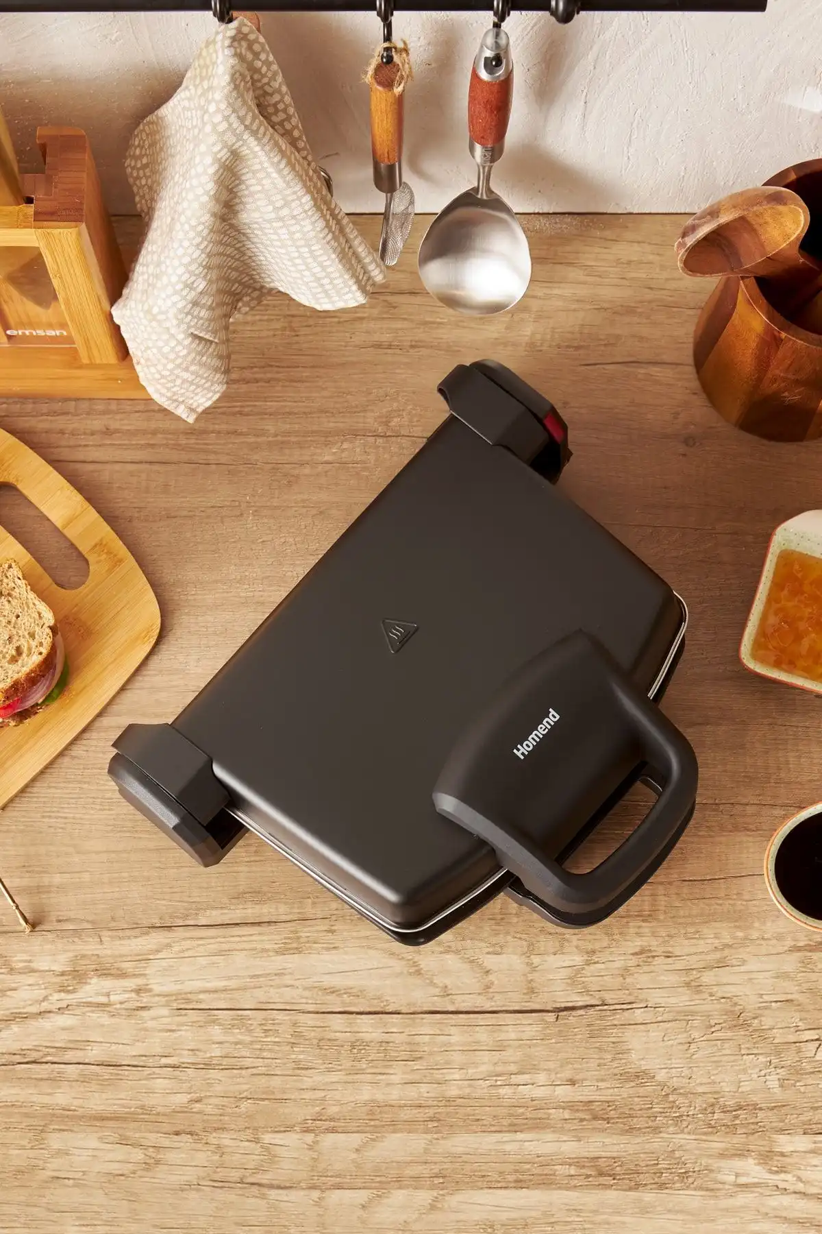 HOMEND Toastbuster 1337H: Fonksiyonel ve Güçlü Tost Makinesi